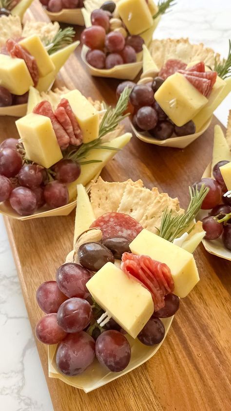 CHARCUTERIE BOATS 🍇 These little cuties make the best party appetizer! Fill them with your favorite crackers, cheeses, meats grapes, nuts & a sweet treat. Your guest will love these & the best part is that they don’t have to share! You can find the bamboo boats on Amazon! Follow for more recipes! #charcuterie #holidayfood #partyfood | Jacqueline Vignona | Easy & Delicious Recipes | gregoriansisters · Original audio Charcuterie Boats, Charcuterie Board Meats, Best Party Appetizers, Party Food Buffet, Charcuterie Inspiration, Appetizers Easy Finger Food, Party Food Platters, Charcuterie And Cheese Board, Charcuterie Recipes