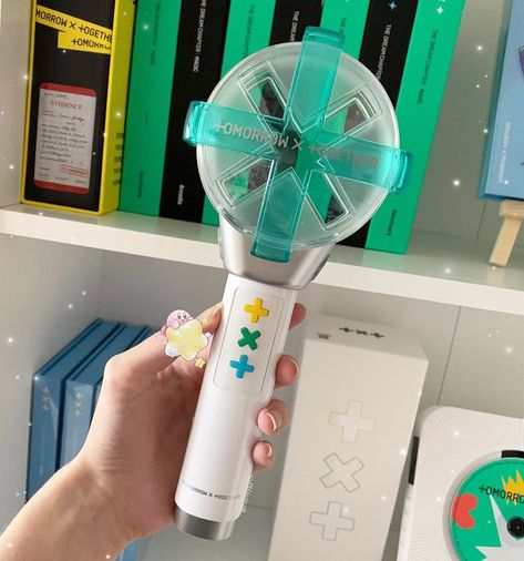 Lightstick Kpop, Moa Collection, Kpop Merchandise, Pop Collection, Kpop Merch, Bts Jimin Funny, Kpop Aesthetic, Green Aesthetic, Table Fan