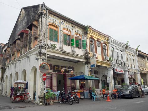 Chinese Shophouse Row in George Town, Penang, Malaysia Malaysian Culture, Malaysia Penang, George Town Penang, Georgetown Penang, Penang Island, Clay Roof Tiles, Singapore Photos, Terracotta Floor, George Town