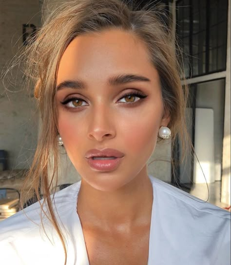 Simple Fall Makeup Looks For Brown Eyes, Glam Makeup Pale Skin, Brown Makeup Looks Eyeshadows, Cinnamon Makeup, Bronze Makeup Look, Wedding Guest Makeup, Hazel Eye Makeup, Wedding Makeup For Brown Eyes, Bronze Makeup