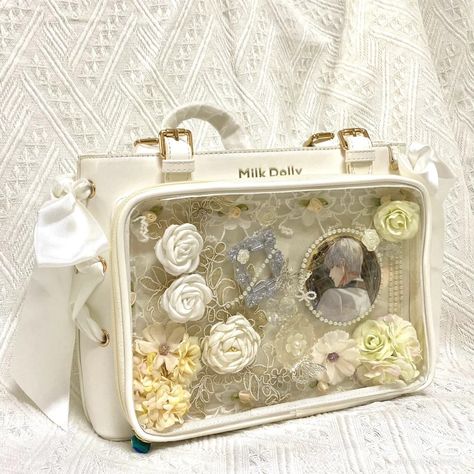 Itabag Aesthetic, Ita Bag Aesthetic, Ita Bag Ideas, Itabag Ideas, Ita Bags, Anime Bag, Ita Bag, Bag Display, Picnic Bag