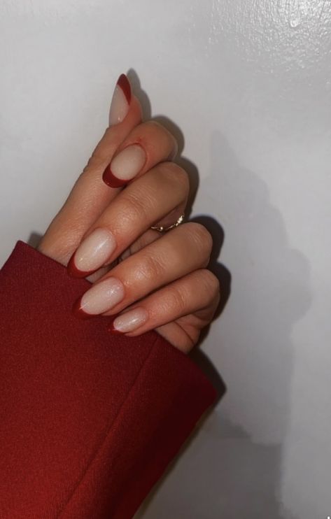 Christmas nail inspiration 2022 simple nail art minimalist minimalistic nail art aesthetic red French tip sparkle Short Red French Tip, Red French Tip Nails, Red French Tip, Nails With White, Almond Shaped Nails, Red French, Shaped Nails, Almond Shape Nails, Tip Nails