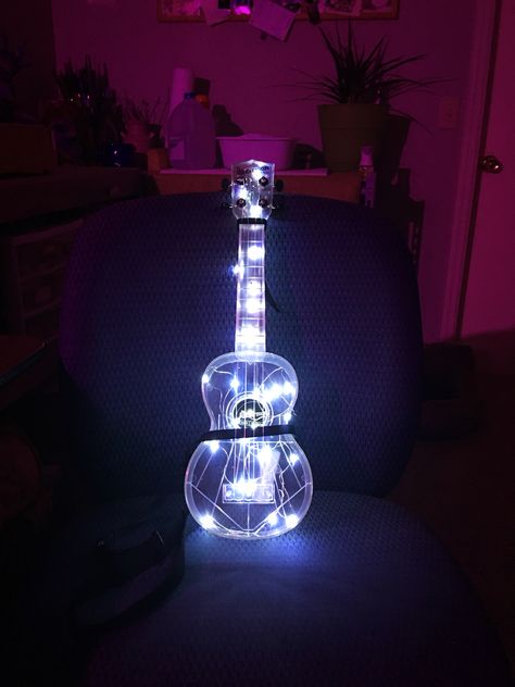 Clear Guitar Aesthetic, Painting On Ukelele, Ukelele Painting Design, Clear Guitar, Purple Ukulele Aesthetic, Ukulele Tuner, Ukulele Art, Kala Ukulele, Types Of Guitar