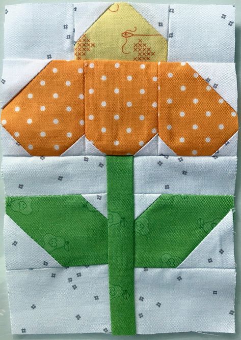 Diy Quilt Patterns, Flower Quilt Patterns, Quilt Blocks Easy, The Language Of Flowers, Sunflower Quilts, Paper Pieced Quilt Patterns, Farm Quilt, Spring Quilts, Quilt Block Patterns Free