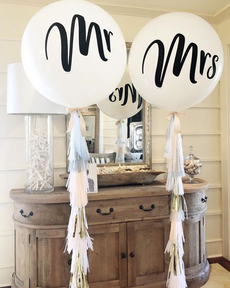 White Balloons Wedding, Tassel Balloon, Mr And Mrs Balloons, Engagement Balloons, Just Married Banner, Balloon Tassel, Jumbo Balloons, Wedding Balloon Decorations, Large Balloons