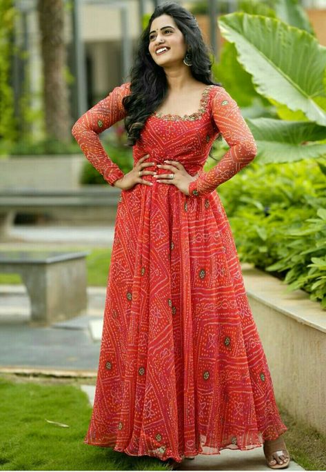 Bandhani Anarkali, Designer Dresses Couture, Anarkali Designs, Diy Maxi Dress, Dresses Couture, Frock Designs, Designer Anarkali Dresses, Anarkali Dresses, Long Frock Designs