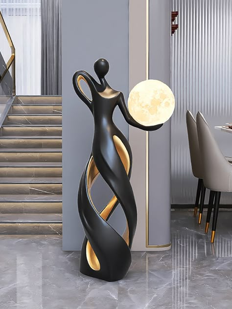 Entry Wall Decor Ideas Modern, Tall Sculpture Decor, Curved Niche Decor, Corridor Design Home Modern, Dark House Interior, Floor Ornaments, Abstract Room Decor, Black And Gold Home Decor, Black And Gold Home