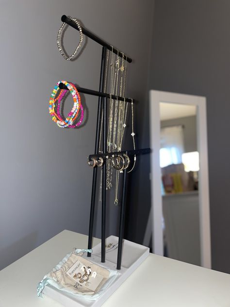 My favorite jewlery organizer that looks super cute! #affiliatelink Black Jewelry Holder, Girls Jewelry Holder, Stand For Earrings, Jewelry Holder Stand, Bracelets And Rings, Organizer Jewelry, Resin Tray, Rings Women, Necklace Holder