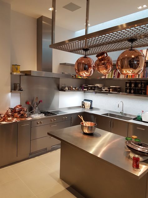 Home Chefs Kitchen, Stainless Steel Aesthetic, Chef Style Kitchen, Catering Kitchen In Home, Industrial Kitchen Aesthetic, Aesthetic Restaurant Kitchen, Kitchen Chef Aesthetic, Chef Kitchen Design, Chef Home Kitchen