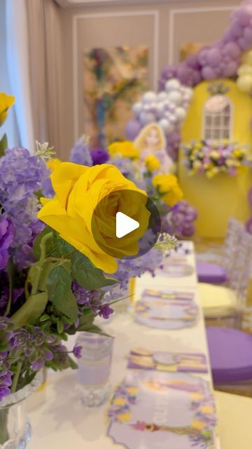 Rapunzel Birthday Table Decorations, Tangled Birthday Cake Ideas, Princess Party Set Up, Rapunzel Party Decor, Rapunzel Table Decorations, Rapunzel Baby Shower Ideas, Rapunzel Centerpiece Ideas, Rapunzel Decorations, Rapunzel Birthday Party Decorations