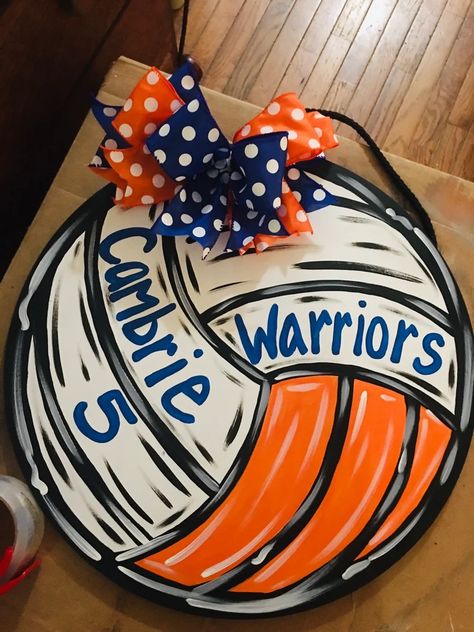 Diy Volleyball Decorations, Volleyball Decorations, Volleyball Crafts, Volleyball Tournaments, Volleyball Inspiration, Sports Decor, Sign Painting, Hanger Home, Senior Gifts