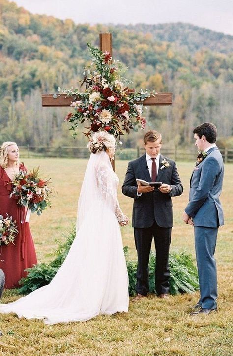 Wedding Ceremony Backdrop Ideas, Ceremony Backdrop Ideas, Pretty Place Chapel, Unique Wedding Ceremony, Traditional Wedding Ceremony, Fall Wedding Arches, Orange Wedding Colors, Wedding Alters, Wedding Decors