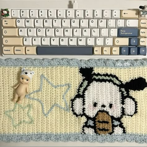 Pochacco keyboard mat crochet Crochet Keyboard Mat, One Piece Crochet, Crochet Mat, Sanrio Pochacco, Graph Crochet, Keyboard Mat, Crochet Fairy, Pixel Crochet, Its Cold