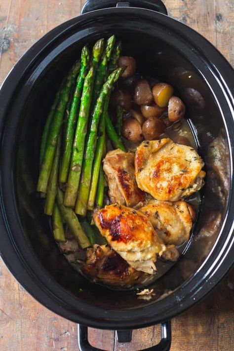 Chicken Asparagus And Potatoes, Asparagus And Potatoes, Lemon Chicken And Potatoes, Slow Cooker Lemon Chicken, Potatoes And Asparagus, Lemon Chicken Thighs, Slow Cooker Chicken Thighs, Crockpot Ideas, Thighs Recipe