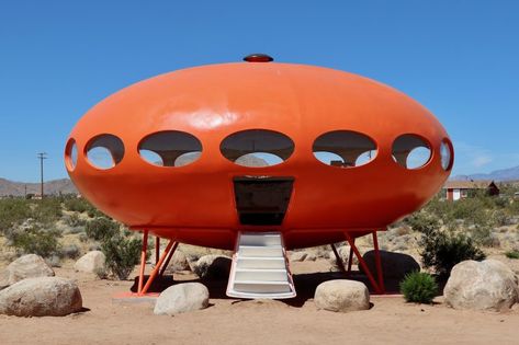 Retro Road Trip, Armadura Ninja, Homes In California, The Joshua Tree, Atomic Ranch, Ski Cabin, Professional Movers, Lovely Family, Aliens And Ufos