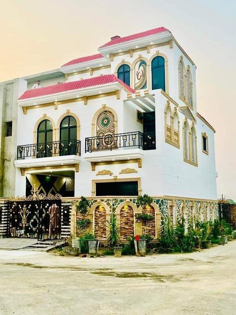 8 Marla DHA Rawalpindi beautiful front elevation 8 Marla House Front Elevation, House Structure, House Structure Design, Luxury Homes Exterior, Boundary Wall, Homes Exterior, Small House Front Design, Indian Home Design, Boundary Walls