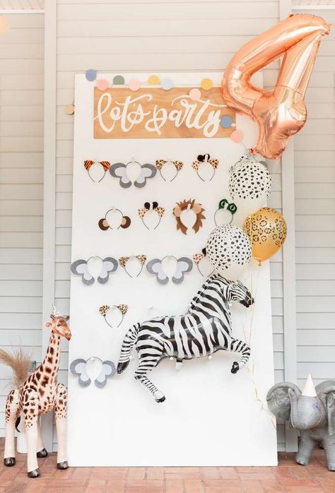 Party Animal Birthday Games, Girly Safari Birthday Party, Animals Birthday Party Ideas, Party Animals Birthday, Animals Birthday Party, Animal Themed Birthday Party, Zoo Birthday Party, Wild Birthday Party, Animal Party Theme