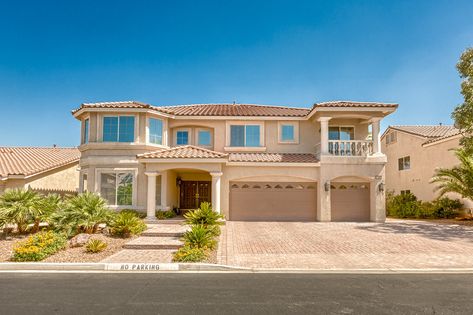 Las Vegas Homes Exterior, Las Vegas Houses Luxury, Las Vegas House Exterior, Las Vegas Houses, Vegas Homes, Las Vagas, Las Vegas Luxury, Luxurious Homes, Decals Codes