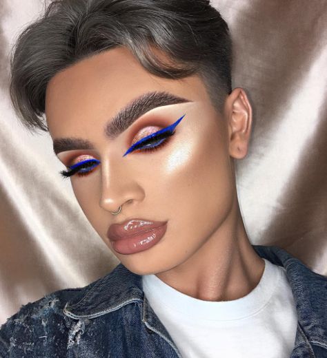 This winged wonder. | 13 Boys Who Prove Makeup Isn't Just For Girls Boys Wearing Makeup, Men Wearing Makeup, Magical Makeup, Summer Makeup Looks, Queen Makeup, Male Makeup, Smokey Eyes, Make Up Looks, Makeup Goals