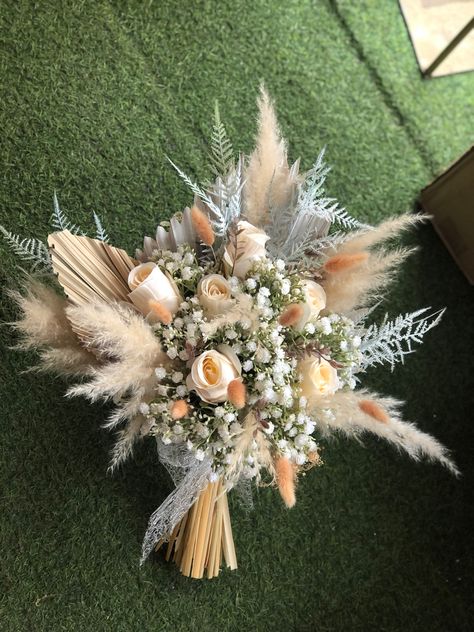 Bunny Tails Bouquet, Eucalyptus And Pampas Grass Wedding, Ramadan Products, Rose Gold Bouquet, Macrame Wedding Decor, Gold Bouquet, Pampas Grass Bouquet, Dream Future, Country Theme Wedding