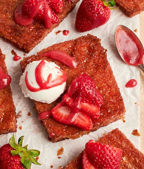 Strawberry Honey Butter Toast - Cherry on my Sundae Strawberry Honey Butter, Guava Cake, Strawberry Honey, Toasted Crostini, Honey Ice Cream, Asian Side Dishes, Butter Toast, Strawberry Butter, Strawberry Dessert Recipes