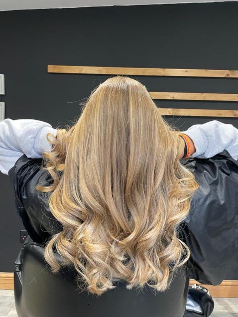 Naturally dark blonde hair with a light scattering of highlights for a brighter look✨ Light Scattering, Light Highlights, Dark Blonde Hair, Dark Blonde, Blonde Hair, Highlights, Blonde, Hair