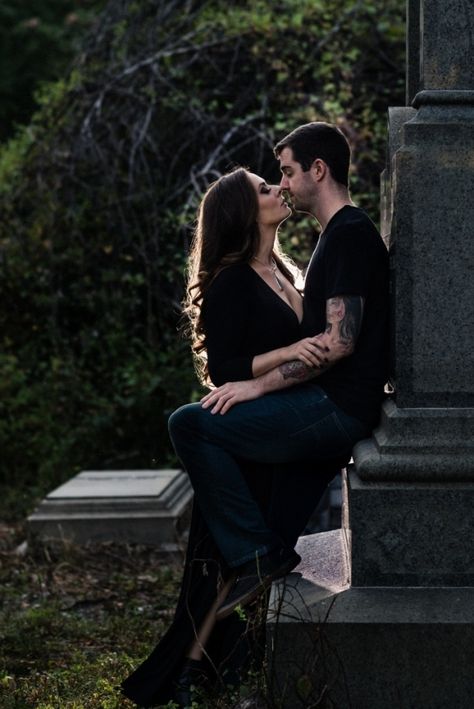 Cemetery_Engagement_ Shoot_0265 Pagan Engagement Photos, Engagement Photos Cemetery, Goth Engagement Pictures, Gothic Engagement Photos Ideas, Family Photo Shoot Wearing All Black, Cemetery Engagement Photoshoot, Couple Graveyard Photoshoot, Cemetary Photoshoot Couple, Horror Engagement Photos