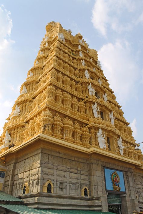 Chamundeshwari Temple, Chamundi Hills Chamundi Hills Mysore, Temple Photography, Wedding Backdrop Decorations, Indian Architecture, Mysore, Backdrop Decorations, Cute Quotes For Friends, Iphone Photos, Sky Aesthetic