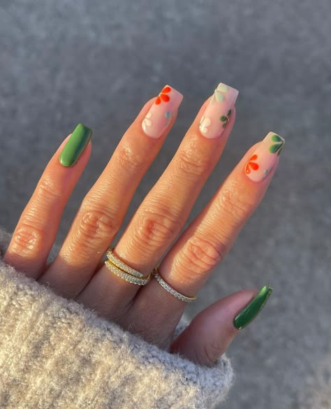 Nail Art Fleur, Burberry Nails, Turkey Nails, Simple Thanksgiving, Orange Nail Designs, Thanksgiving Nail, Square Nail Designs, Green Nail Designs, Cute Nails For Fall