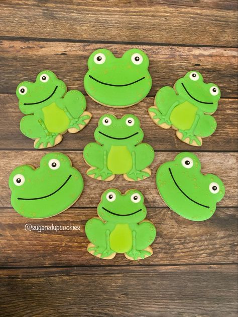 Frog Cookies Royal Icing, Frog Cookies Decorated, Christmas Cookies Decorated Royal Icing, Sugar Cookie Buttercream Frosting, Sugar Cookies Royal Icing, Up Cookies, Royal Icing Cookies Recipe, Frog Cookies, Frog Birthday