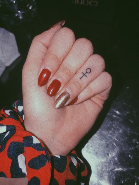 Venus Symbol Tattoo Finger, Venus Finger Tattoo, Female Symbol Tattoo Finger, Girl Sign Tattoo, Female Sign Tattoo Symbols, Venus Sign Tattoo, Women Power Tattoo, Venus Symbol Tattoo, Female Symbol Tattoo