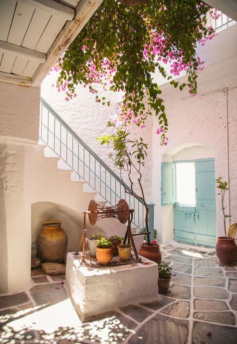 Mountain village hopping in Naxos | Culture | Discover Greece Greek Houses Exterior, Greek Homes, Greece Homes, Greece House, Santorini House, Mediterranean Aesthetic, Naxos Island, Greece Honeymoon, Mediterranean Interior