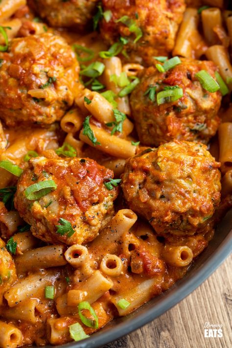 Chicken Meatball Pasta, Meatballs With Pasta, Ground Turkey Dishes, Chicken Pasta Sauce, Creamy Cajun Chicken, Minced Chicken Recipes, Chicken Meatball, Kids Dinner, Meatball Pasta