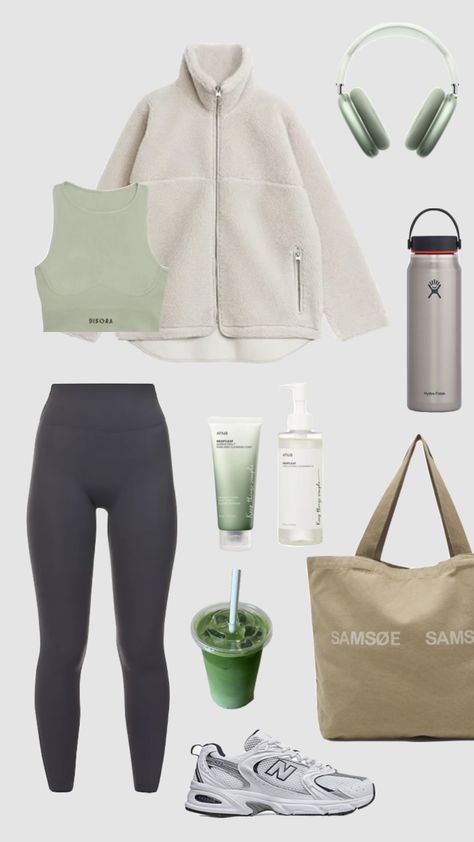 Stay warm and stylish this winter with a cozy workout outfit. ❄️🐻 This ensemble features a fluffy jacket, yoga pants, and platform UGGs to keep you warm. Conquer your fitness goals in comfort and style during the colder months! #outfitinspo #beauty #sports #inspo #fitinspo #matcha #cleangirl #gym #yoga #workout #fashion #fitness #motivation #winterfashion #outfit Platform Uggs, Workout Outfits Winter, Activewear Inspiration, Pilates Outfit, Gymwear Outfits, Class Outfit, Fluffy Jacket, Fitness Wear Outfits, Gym Workout Outfits