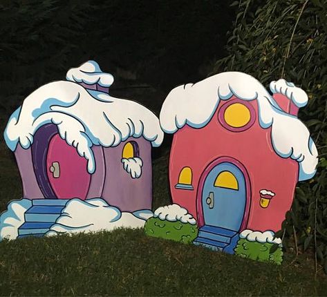 Whoville Houses, Whoville Christmas Decorations, Grinch Decorations, Whoville Christmas, Grinch Christmas Party, Grinch Party, Grinch Christmas Decorations, Christmas Yard Art, House Yard