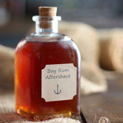 Sweet and spicy notes with a hint of citrus, this bay rum aftershave recipe is as manly as it gets. Based on the 16th century recipe developed by sailors, only easier. Dyi Christmas Gifts, Diy Christmas Gifts For Boyfriend, Diy Gifts For Men, Bay Rum, Diy Gifts For Him, Boyfriend Diy, Navidad Diy, Christmas Gifts For Boyfriend, Christmas Gift For Dad