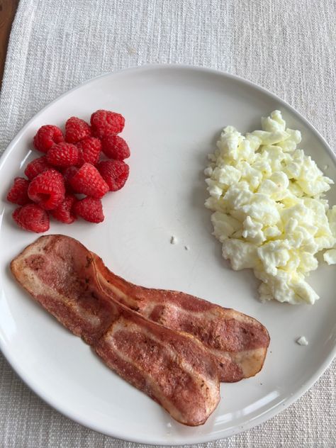 Calorie Controlled Meals, Balanced Food, Low Cal Recipes, Turkey Bacon, Healthy Food Motivation, Bacon Egg, Balanced Meals, Diet Foods, Healthy Balance