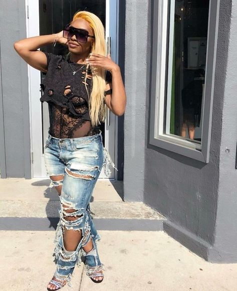 Ashanti Concert Outfit Ideas, Blue Jean Outfits, All Jeans, Fall Fashion Outfits, Tgif, Concert Outfit, Cute Fashion, Ripped Jeans, Denim Fashion