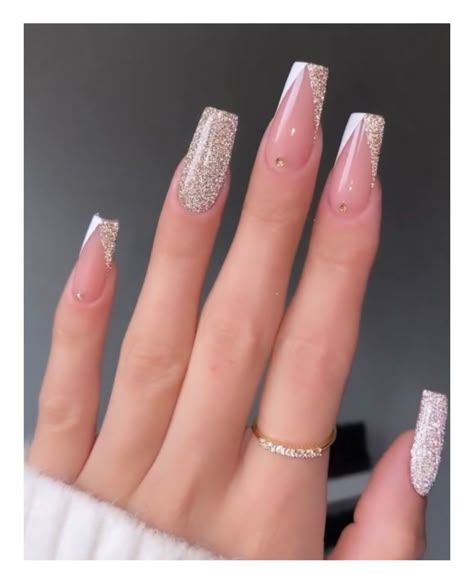 White Nye Nails, Party Nails New Years Eve Sparkle, Banquet Nails, New Year Eve Nails, Cute January Nails, Nail Designs Hot Pink, New Year's Eve Nails, New Year Nail Art, Disco Nails