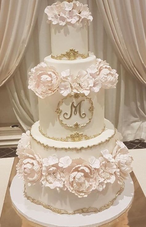 Champagne Quince Cake, Pink And Gold Quince Cake, Quince Cakes Pink, Quinceanera Cakes Pink, Quinceañera Cake Ideas, Quince Cakes Quinceanera, Quinceñera Cake, Quince Cake Ideas, Xv Cakes