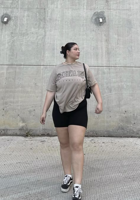 Ootd Big Size, Chubby Outfits, Chubby Outfit Ideas, Plus Size Aesthetic Outfits, Chubby Girl Fashion, Chubby Girl Outfits, Outfits For Chubby Girls, Chubby Style, Curvy Casual Outfits