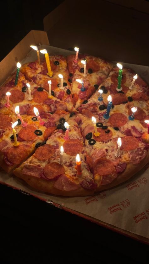 Happy Birthday Pizza, Pizza Birthday Party, Guy Birthday, Birthday Pizza, Birthday For Boys, Small Birthday Cakes, Birthday Traditions, Funny Birthday Cakes, Creative Birthday Cakes