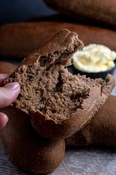 Out Back Bread Recipe, How To Make Outback Bread, Homemade Pumpernickel Bread Recipe, Outback Pumpernickel Bread Recipe, Outback Steakhouse Bread Machine Recipe, Bread Machine Pumpernickel Bread, Outback Steakhouse Bread Recipe, Outback Brown Bread Recipe, Outback Bread Recipe For Bread Machine