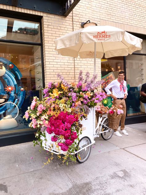 Stroller With Flowers, Flower Bicycle, Flower Bike, Street Drawing, Ice Cream Car, Flower Props, French Provence, Bike Cart, Flower Shop Design