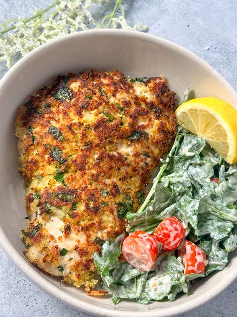 Easy Chicken Milanese (With The Best Creamy Lemon Arugula Salad) Lemon Arugula Salad, Sloppy Joe Recipe Easy, Chicken Cutlet Recipes, Chicken Milanese, Arugula Recipes, Arugula Salad Recipes, Raw Meat, Weekend Meals, Chicken Meal Prep