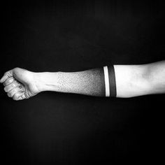 Pointillism Tattoo, Tattoo Band, Minimalistic Tattoo, Blackout Tattoo, Dot Tattoos, Tattoos Geometric, Arm Band Tattoo, Maori Tattoo, Band Tattoo