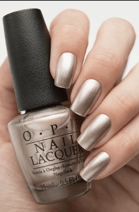 10 Popular Winter Nail Colors for 2019 #nailpolish Opi Nail Polish Colors, Unghie Sfumate, Opi Nail Colors, Metallic Nail Polish, Colors 2023, Nail Colors Winter, Her Nails, Nail Art Ombre, Makijaż Smokey Eye