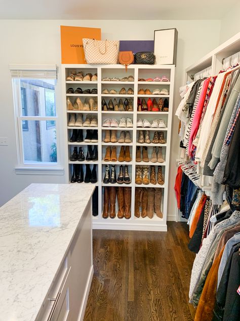 His Hers Walk In Closet, Walk In Closet Layout Ideas, Master Closet Design With Island, Master Closet With Island, Closet Layout Ideas, Small Walkin Closet Ideas Layout, Small Walkin Closet Ideas, Walkin Closet Ideas, Narrow Walk In Closet Ideas