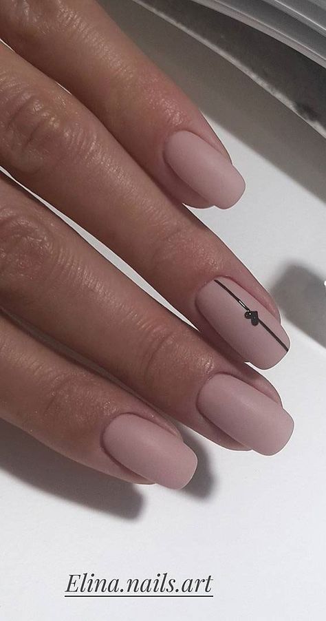 Beautiful Valentine's Day Nails 2021 : Black Love Heart on Nude Nails Nude Nail Designs, February Nails, Minimal Nails, Cute Gel Nails, Neutral Nails, Classy Nails, Heart Nails, Minimalist Nails, Chic Nails