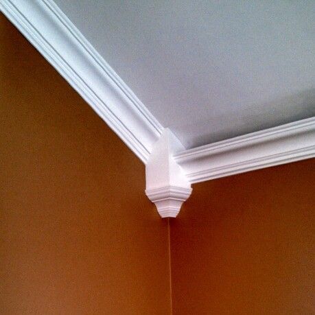 Crown Molding Transition - Carpentry - DIY Chatroom Home Improvement Forum Crown Molding Transition, Crown Molding Vaulted Ceiling, Easy Crown Molding, Ceiling Trim, Florida Beach House, Crown Moldings, Slanted Ceiling, Table Office, Crown Moulding